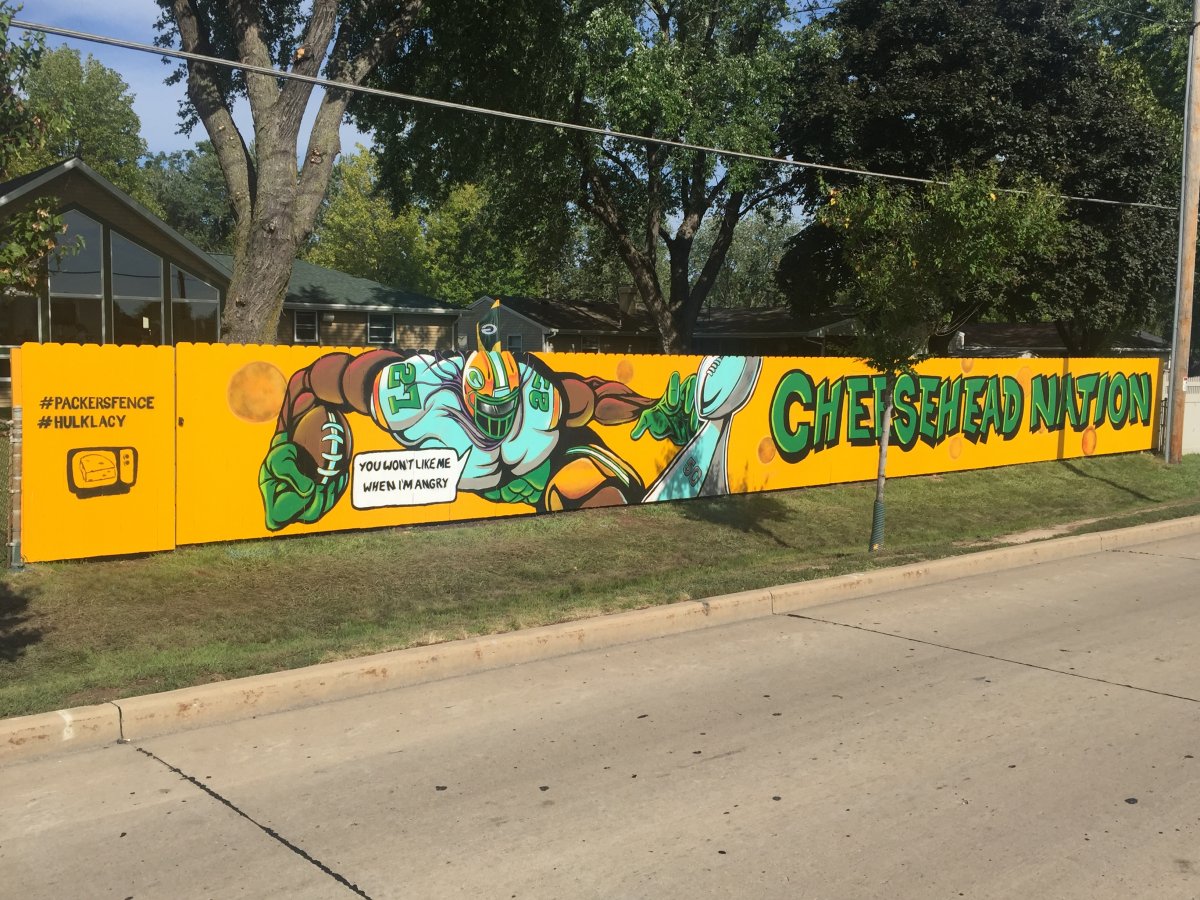 tag your photos using the hashtags #packersfence and #hulklacy