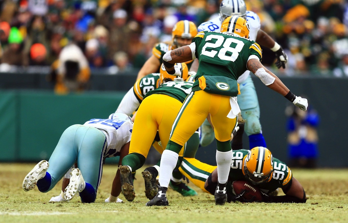 Defensive lineman Datone Jones recovers a fumble by DeMarco Murray by Andrew Weber—USA TODAY Sports.