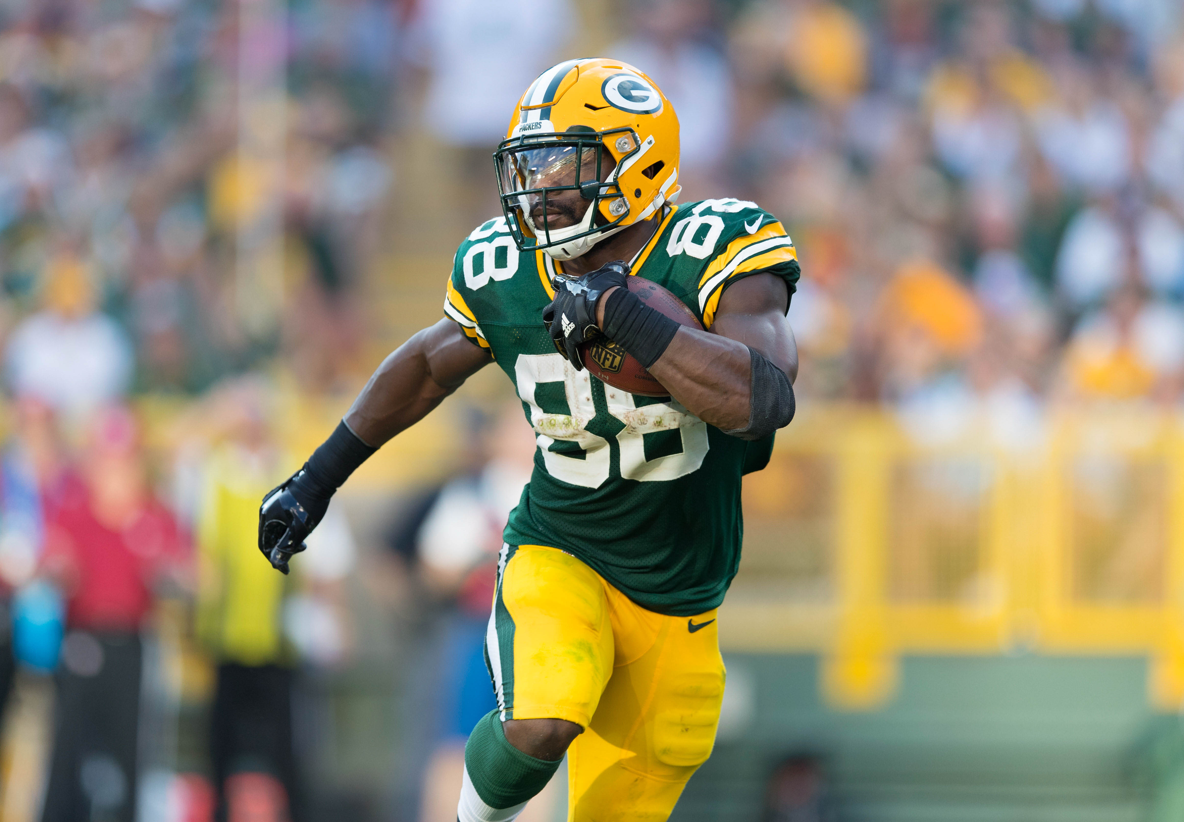 Packers RB Ty Montgomerys rib injury not as bad as 