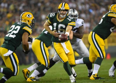 Packers Shouldn't Overreact to Last Season by Carrying Three Quarterbacks