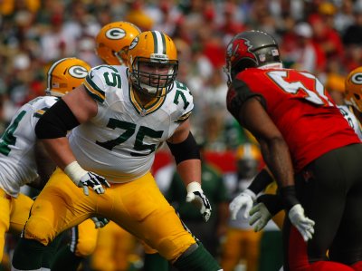 Report: Packers and OT Bryan Bulaga Agree on Five-Year Deal