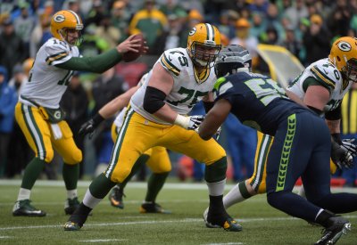 Report: Bryan Bulaga Avoids Serious Injury, Likely To Miss Seattle Game