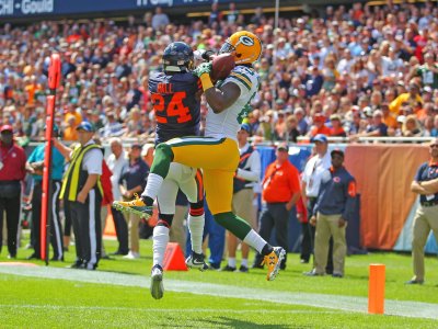 Packers vs. Bears: Game Balls & Lame Calls
