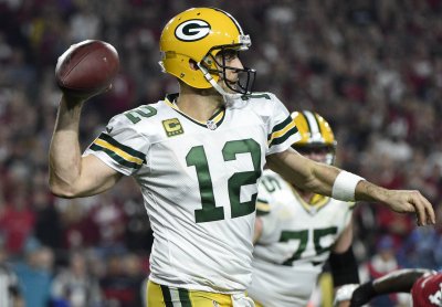 Rodgers Reportedly Recovering From Knee Surgery 