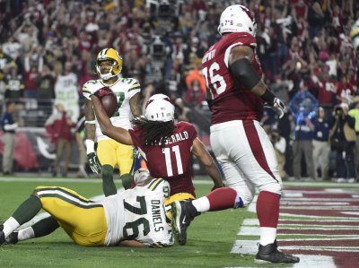 Why do the Packers typically lose close playoff games?