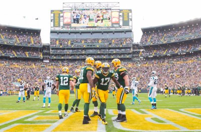 Packers Cautious With Early Praise
