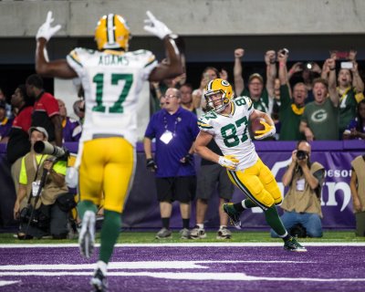 Packers 14 Vikings 17: Game Balls & Lame Calls