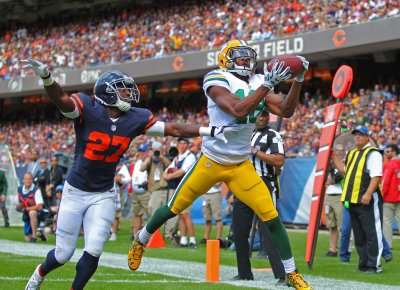 Poking the Bear: Packers aim for Season Sweep over Chicago on Sunday