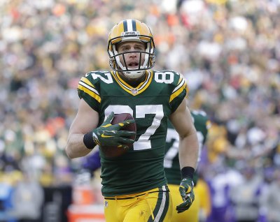 Finding his zone: An Irrepressible Jordy Nelson is Doing his part