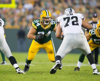 Lowry Fits Mold that Packers Value Along D-Line