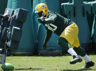 Packers Sign DT Adams, Officially Ink Their 2017 Draft Class