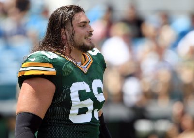 Packers Limp Into Thursday Night With Shuffling Offensive Line