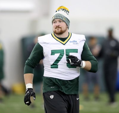 Report: Packers RT Bryan Bulaga Suffers Torn ACL
