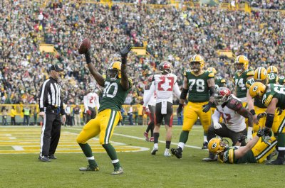 Packers Stock Report: Rushing Attack Soars, Passing Game Flops