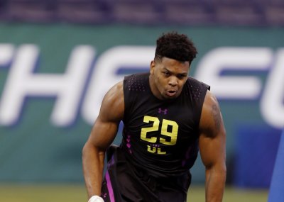 Todd McShay Sends Marcus Davenport to Green Bay in Latest Mock Draft