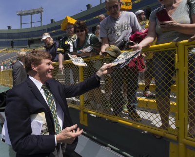 On this day in 1998: Packers hold first ever shareholders meeting