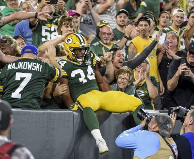 Packers open preseason with double-digit win over Titans