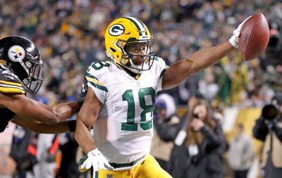 Packers' Randall Cobb misses practice, likely game-time decision vs. Bills