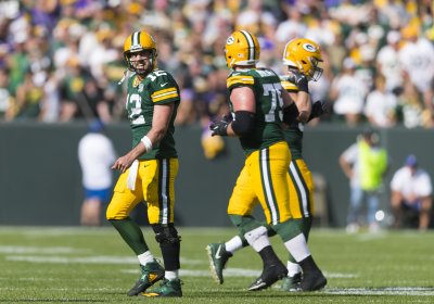 Game Notes: Packers' blunders, officiating miscues gift-wrap a tie vs Vikings