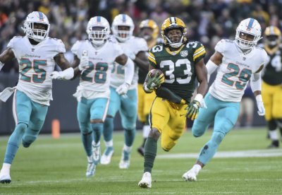 Game Changing Play of the Week: Long Aaron Jones Run Gives Packers Fast Start They Needed