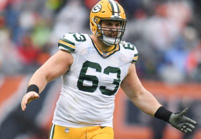 Corey Linsley doing his part -- to no one's surprise -- while Packers enter critical stretch