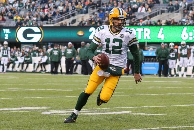 Game Changing Play of the Week: Aaron Rodgers Takes Matters Into His Own Hands