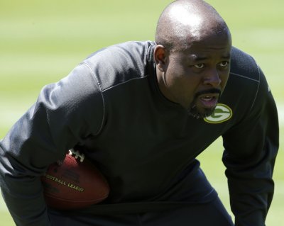 Packers spend Friday evaluating defensive coaching staff