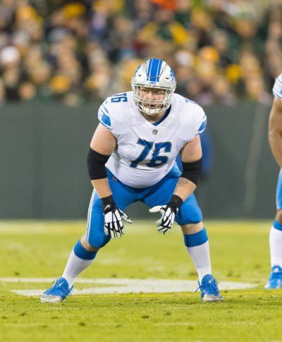 The Packers Should Absolutely Pursue TJ Lang if he is Released