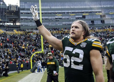 Clay Matthews signs with LA Rams
