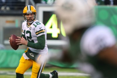 Packers' Rodgers disputes Bleacher Report feature as 'smear attack'