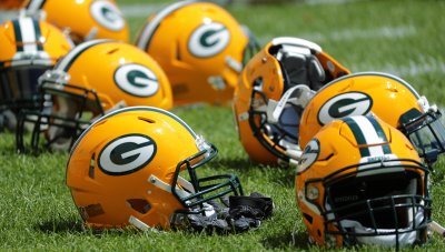 Packers release RB Lavon Coleman
