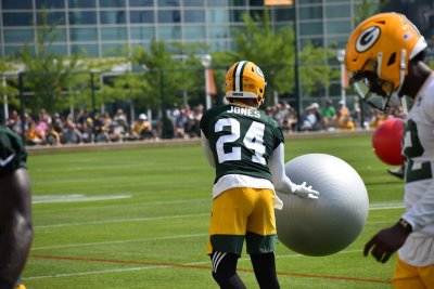 A change of tune leaves Jones back in the heart of Packers' defense