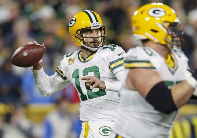 Game Notes: Aaron Rodgers needs some help