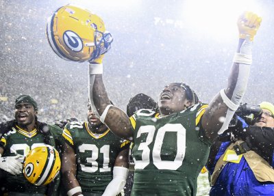 Game Notes: Packers run wild into their bye week