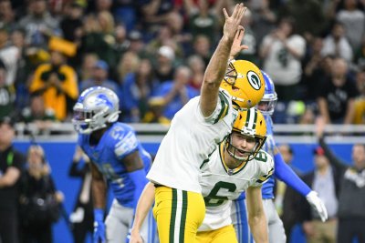 Game Recap: Packers (Somehow) Beat Lions 23-20, Earn First-Round Bye 