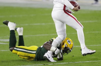 Game-Changing Play of the Week: Raven Greene Sack Allows Packers to Pull Away