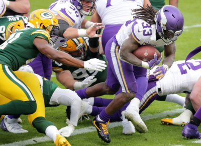 Vikings 28  Packers 22:    Game Balls and Lame Calls