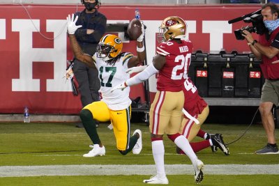 Game Recap: Packers Cruise by 49ers in 34-17 Win  