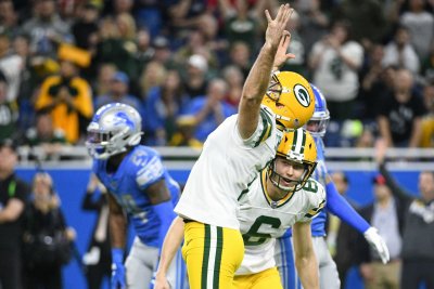 Game Changing Play of the Week: Mason Crosby Boots a Bomber Then Prevents a Touchdown