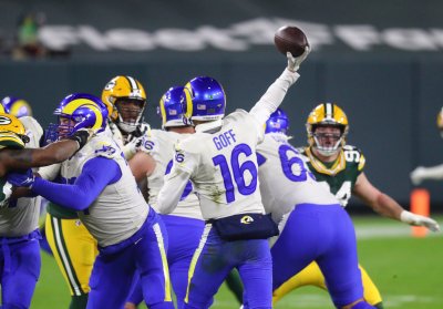Detroit Trades Stafford For Draft Picks and Jared Goff