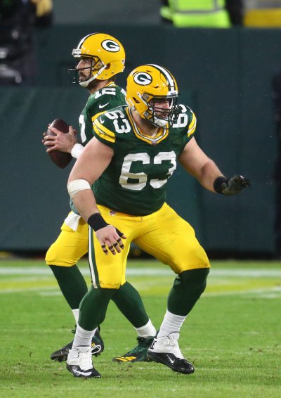 What Do the Packers Do to Replace Corey Linsley Next Season?