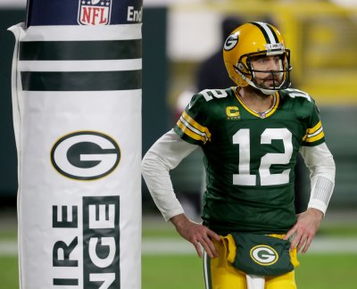 Former Teammate Defends Aaron Rodgers