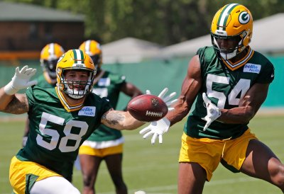Packers Hoping to Get By at Inside Linebacker