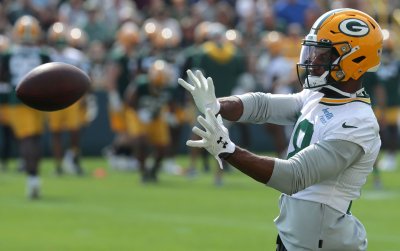 Randall Cobb Provides Amari Rodgers with the Perfect Mentor
