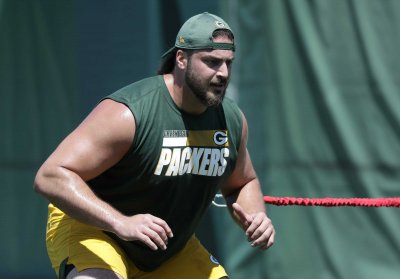 Packers will keep David Bakhtiari on PUP