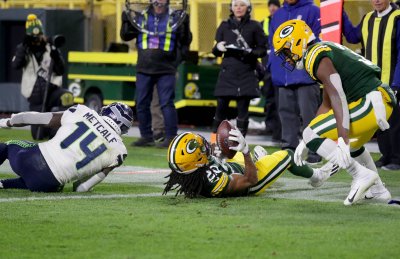 Game-Changing Play of the Week: Kevin King Pick Halts Would-Be Scoring Drive