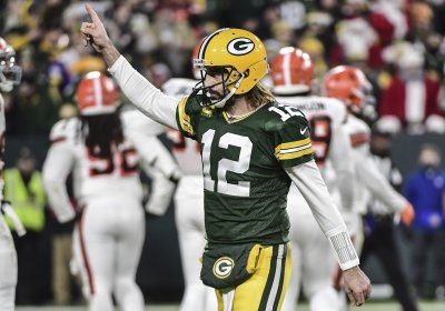 Gut Reactions: Packers win Christmas showdown with Browns 