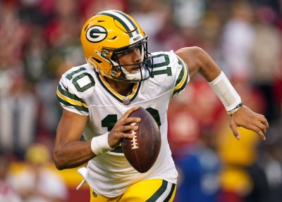Packers Need to Give Jordan Love a Chance to Shine On Sunday