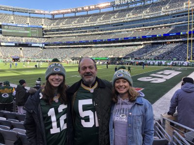 Cheesehead Origins: Perri Goldstein Follows Her Father’s Fandom Footsteps from New York