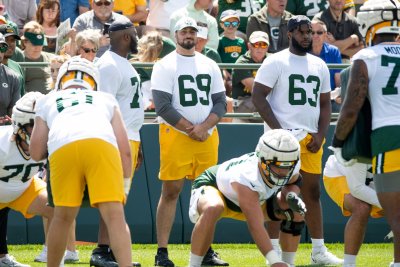 With Bakhtiari and Jenkins Back, O-Line Is a Strength for Packers Once Again